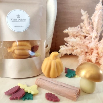 A kép csak illusztráció. A dekorációs elemek nem tartozékai az illatviasznak.