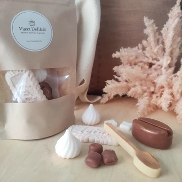 A kép csak illusztráció. A dekorációs elemek nem tartozékai az illatviasznak.