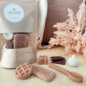 A kép csak illusztráció. A dekorációs elemek nem tartozékai az illatviasznak.