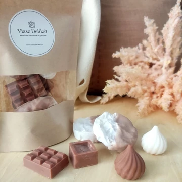 A kép csak illusztráció. A dekorációs elemek nem tartozékai az illatviasznak.