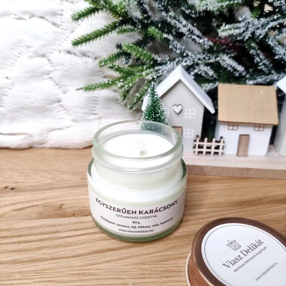 A kép csak illusztráció. A dekorációs elemek nem tartozékai az illatgyertyának.