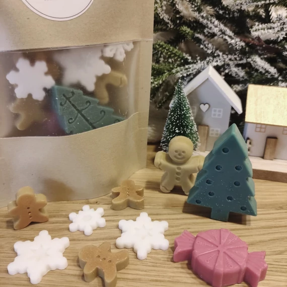 A kép csak illusztráció. A dekorációs elemek nem tartozékai az illatviasznak.